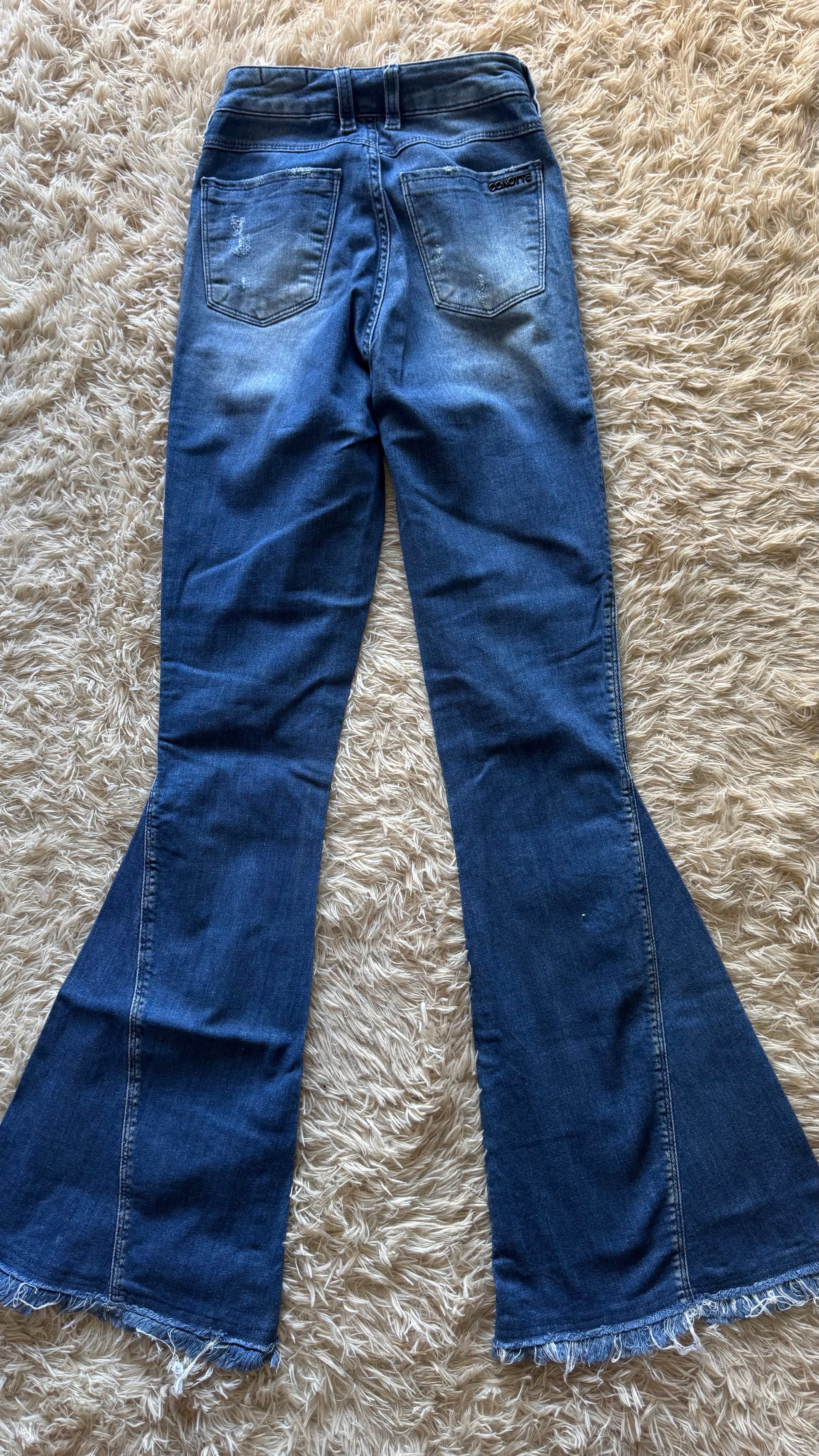 Calça Jeans Flare Destroyed Conotte Cintura Alta