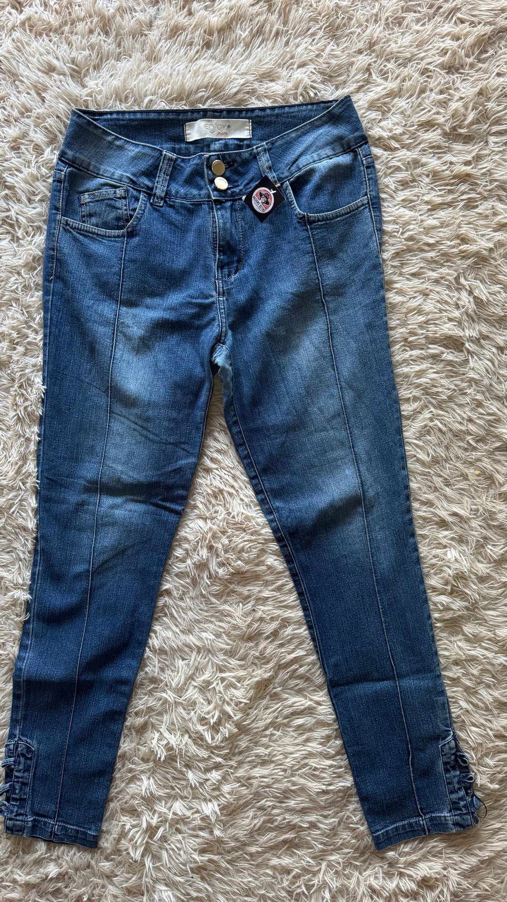 Calça Jeans Skinny Azul Escuro com Detalhe na Barra