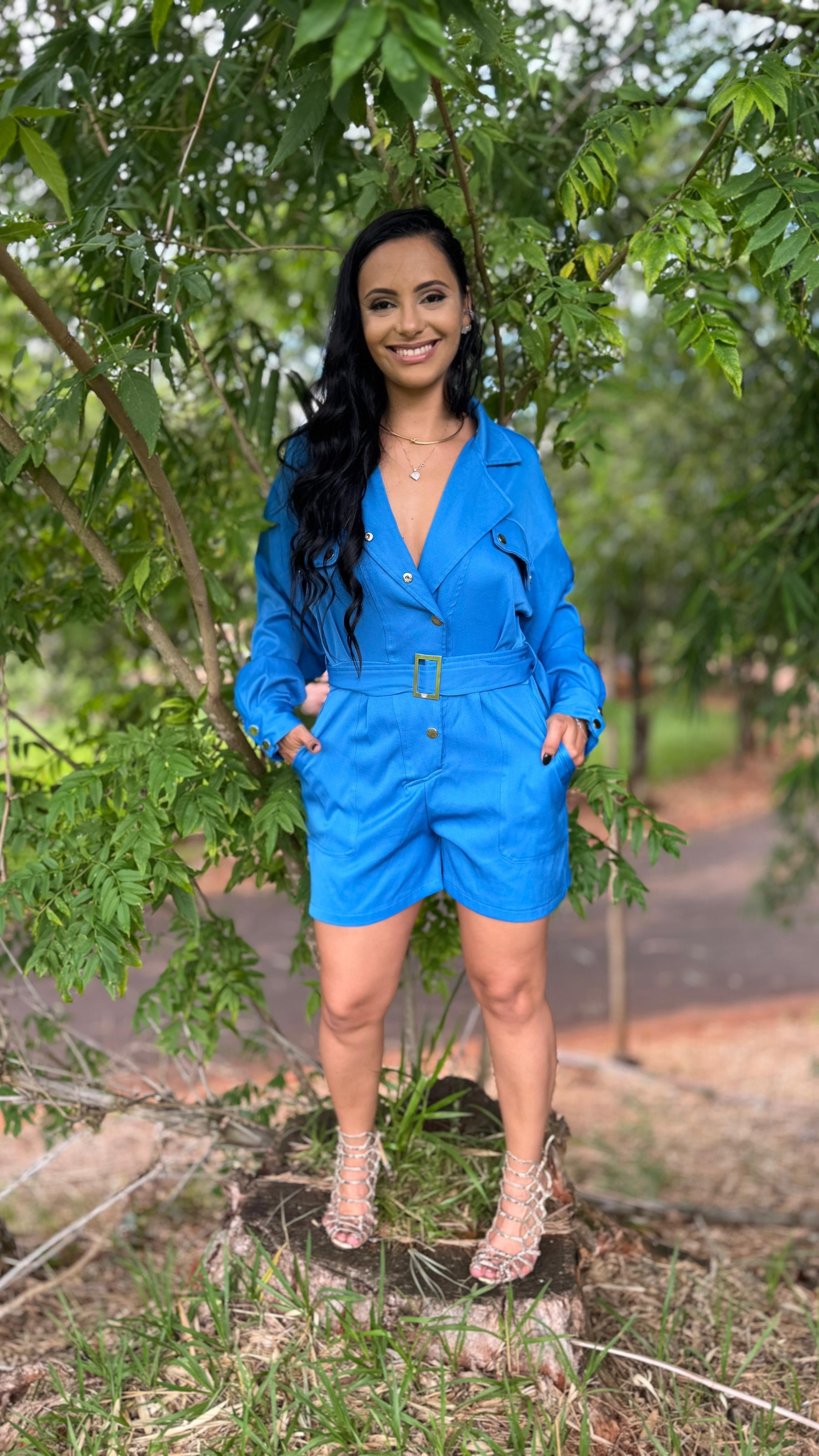 Macacão Curto Azul Royal Cinto Fivela