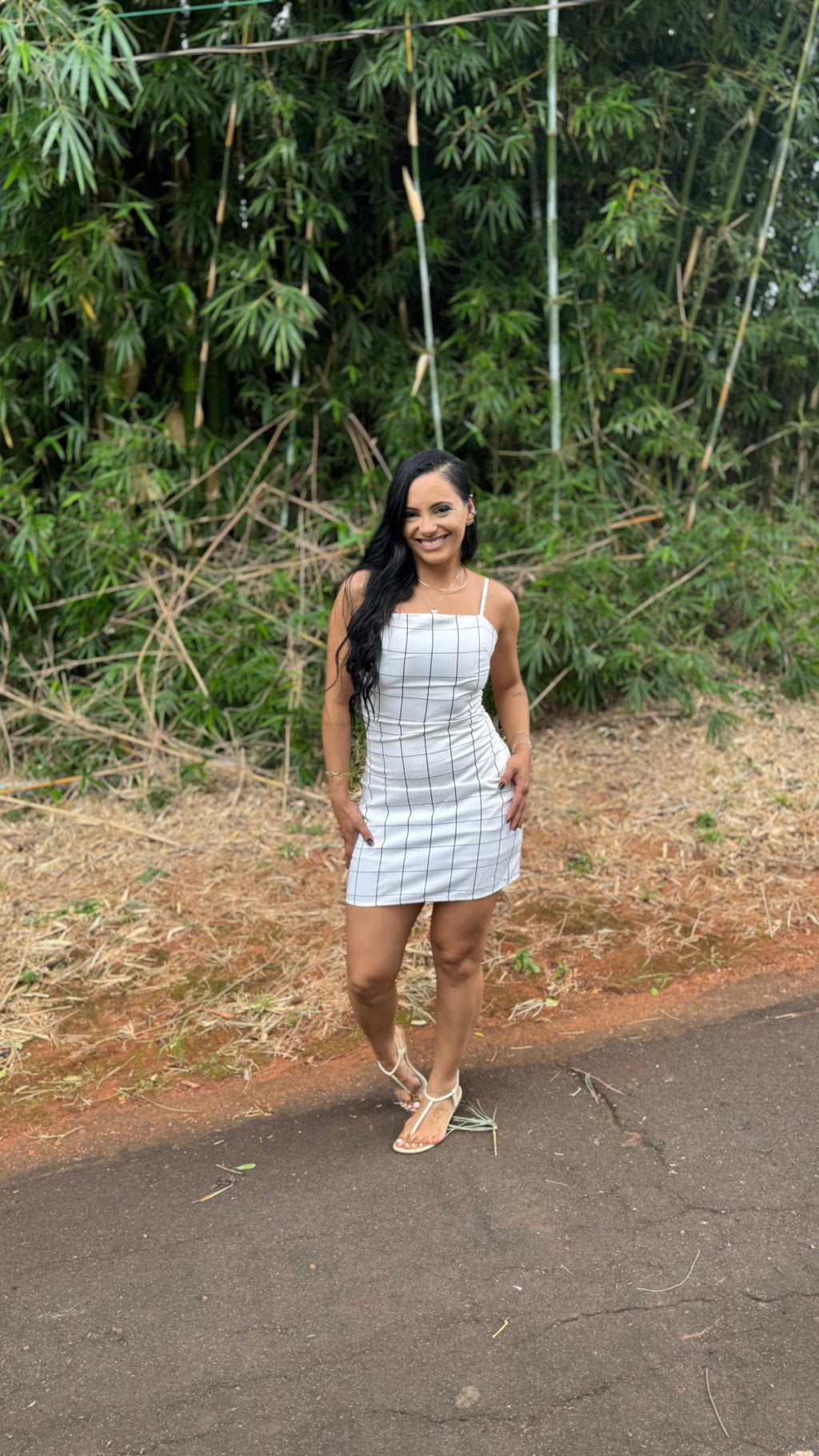 Vestido Branco Quadriculado com Alças