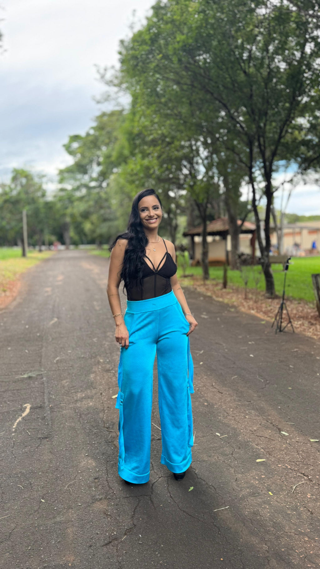 Calça Pantalona Azul Turquesa com Fitas Laterais - Doce de coco