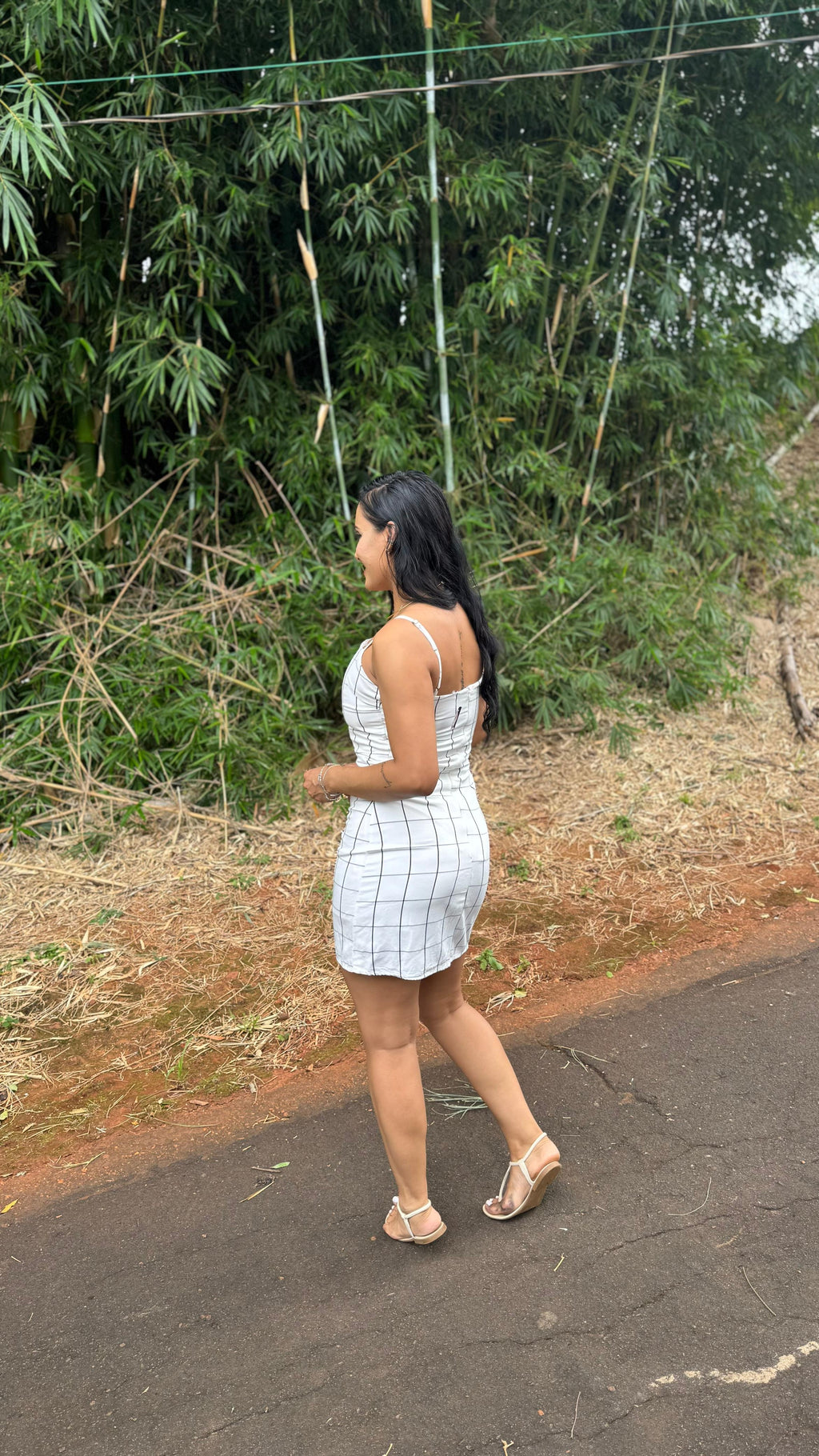 Vestido Branco Quadriculado com Alças