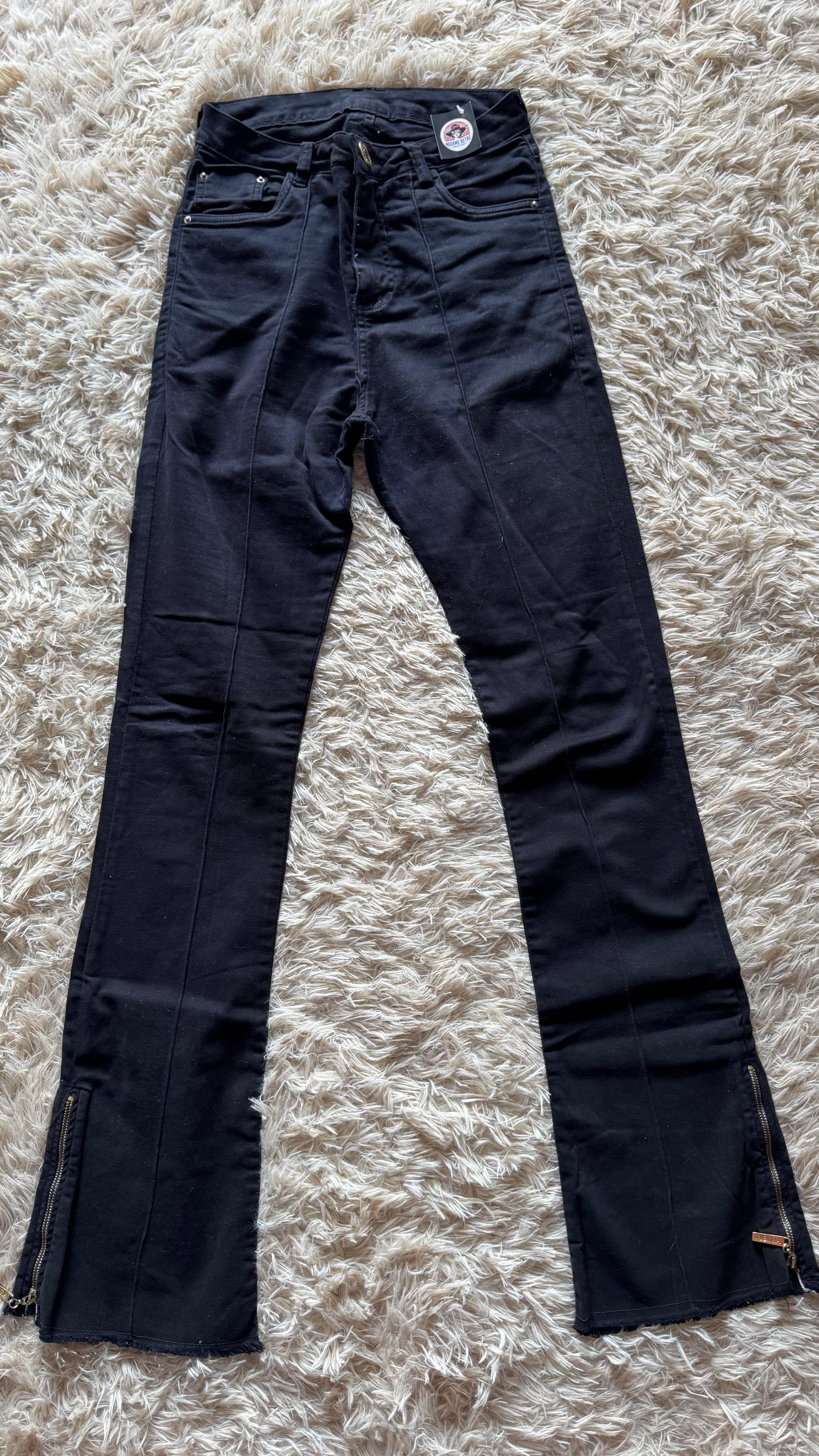 Calça Vybora Flare Preta com Zíperes Laterais Tamanho 38