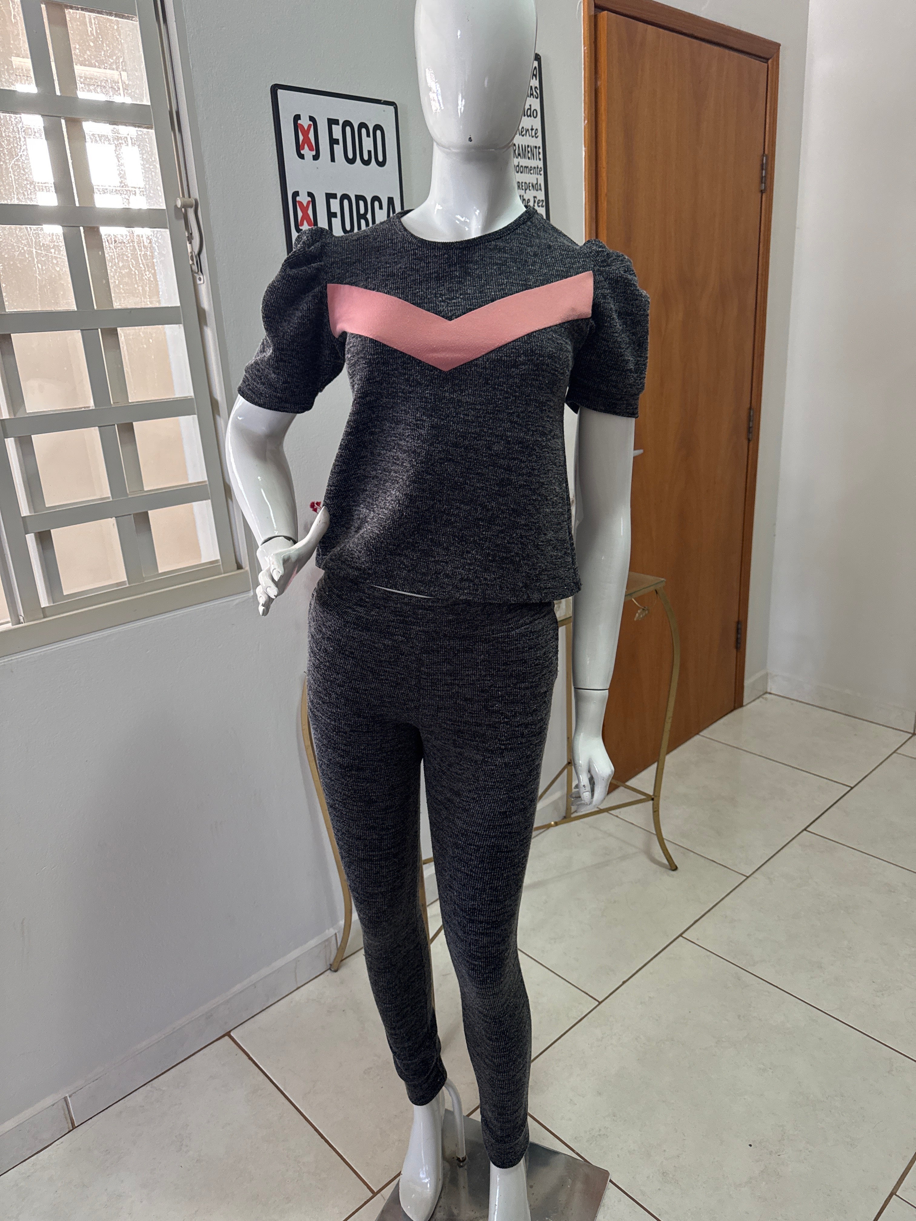 Conjunto Cinza Metálico com Brilho - Blusa e Legging
