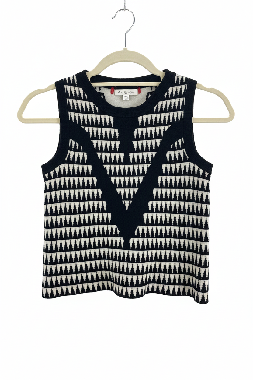 Blusa Preta Geométrica Triângulos