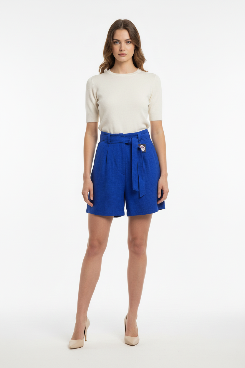 Short vintage azul royal tamanho M - frente na modelo